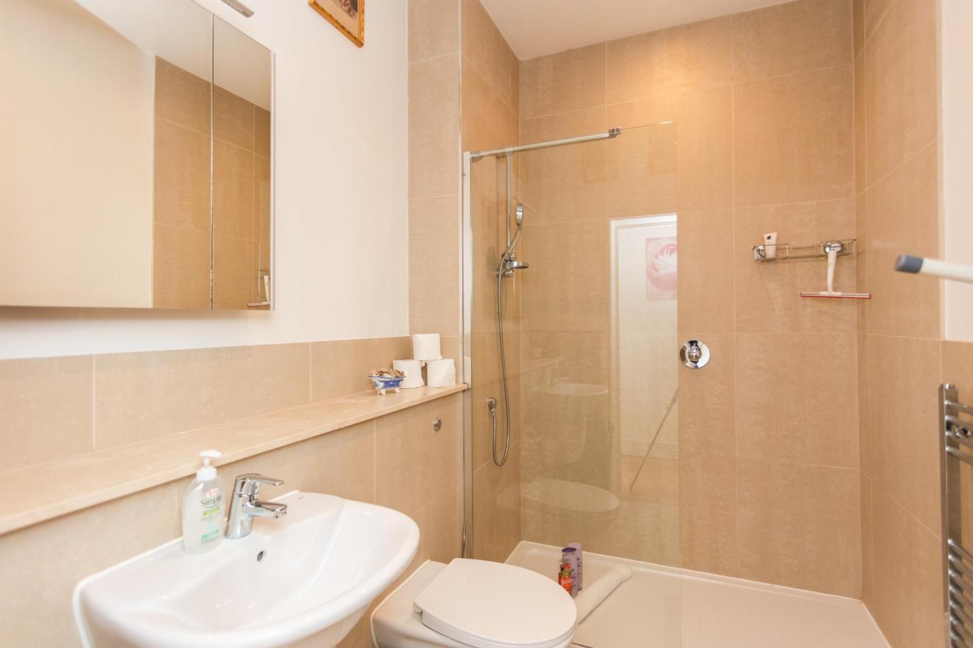 Homely 1 Bedroom Apartment In The Heart Of Vibrant Camden 런던 외부 사진